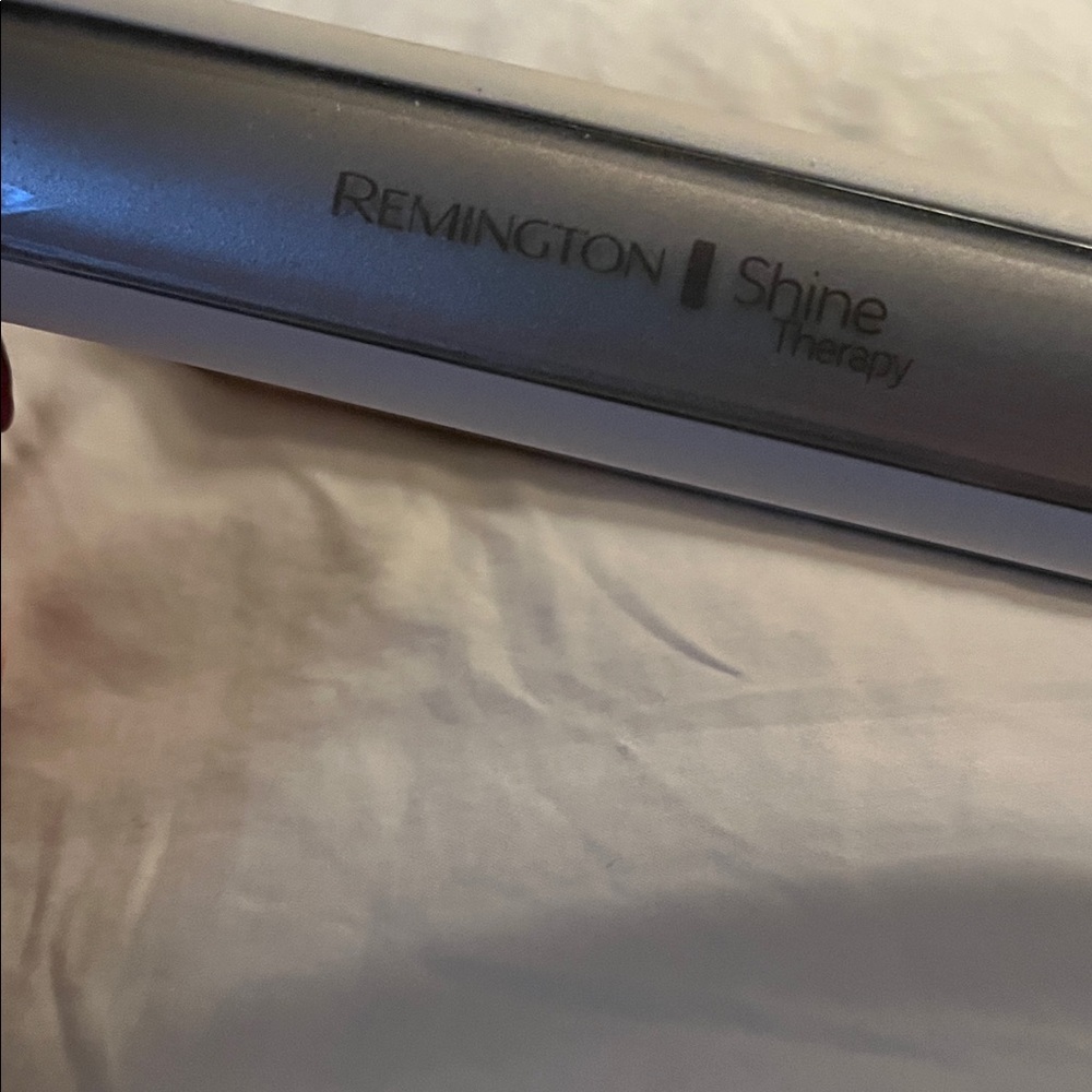 Remington..Flat hair iron nwot